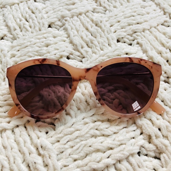 pink tortoise shell sunglasses